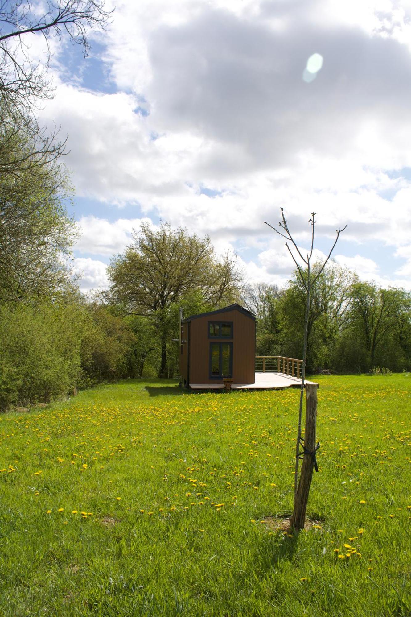 Tiny House Les Jours Heureux Sejour Nature Pres De Dinant Et Des Lacs De L Eau D Heure Villers-le-Gambon Zewnętrze zdjęcie